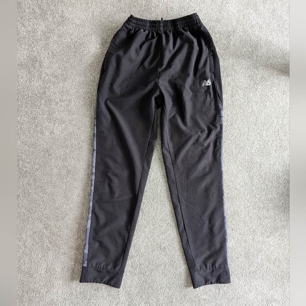 New Balance activewear pants black men's Medium